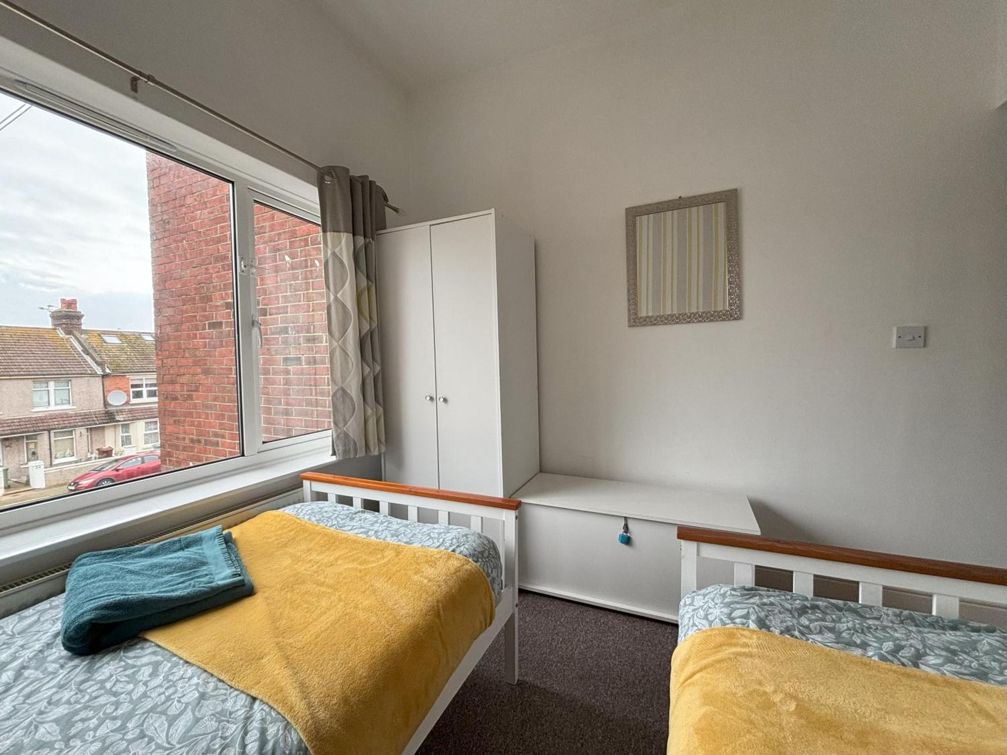 Seabreeze Apartment Eastbourne Eksteriør bilde