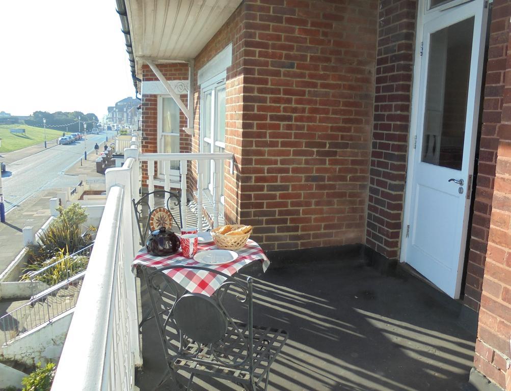Seabreeze Apartment Eastbourne Eksteriør bilde