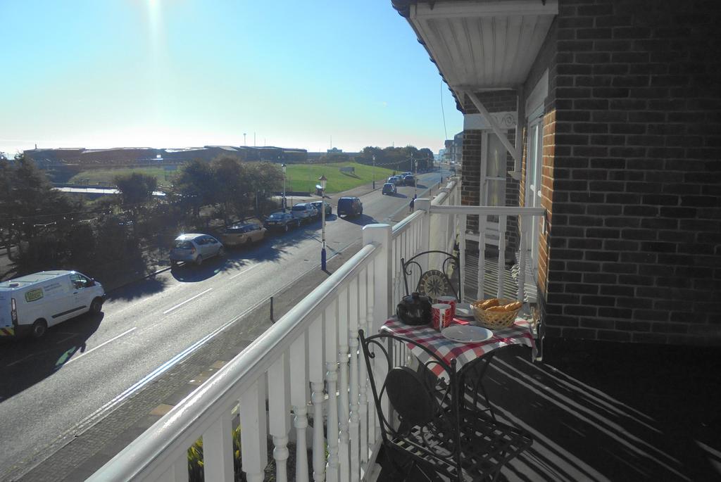 Seabreeze Apartment Eastbourne Eksteriør bilde